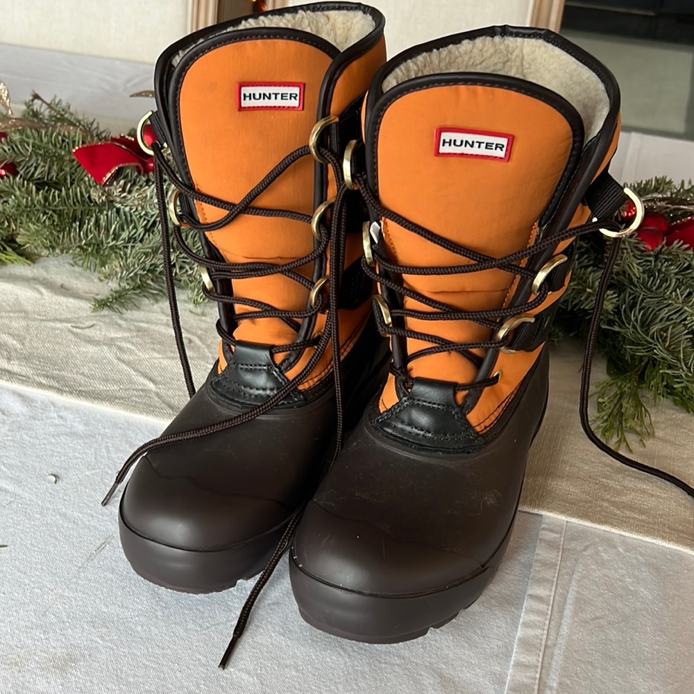 Hunter Boots Cort Orange and Brown lace-up.